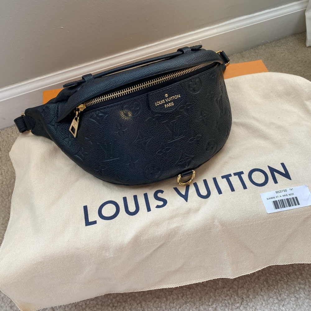 Louis Vuitton epi bum bag